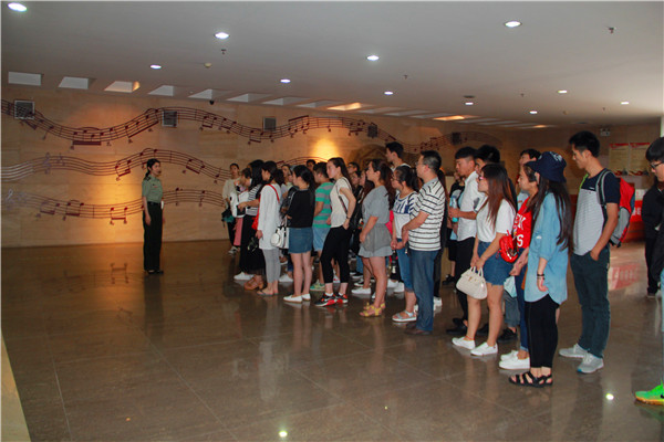 2016062808401262.jpg m88help员工党员赴鄂豫皖革命纪念馆开展“两学一做”党日活动