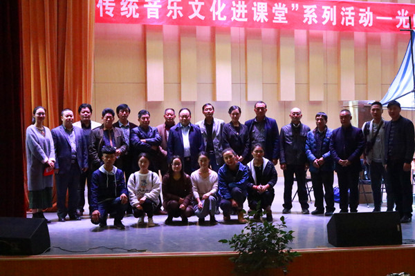 2017110516513791.jpg 传承传统文化 皮影花鼓戏进课堂活动举行