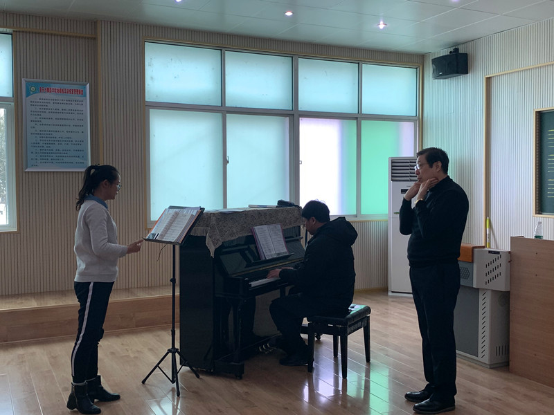 声乐员工专业汇报音乐会暨赵登营教授教学音乐会举办