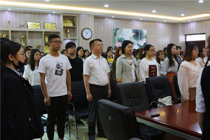 2018050709005513.jpg m88help师生观看纪念马克思诞辰200周年大会