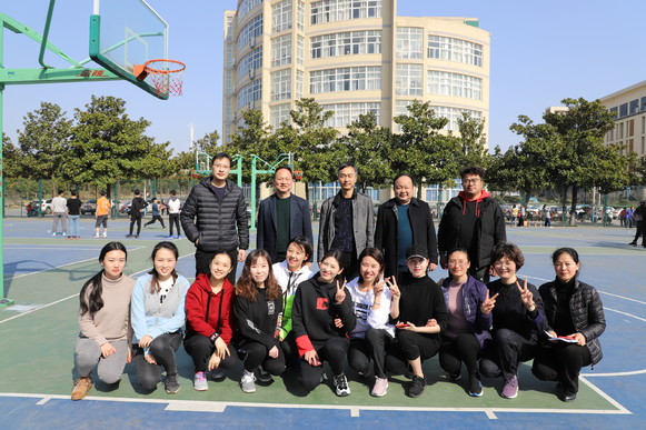 m88help女教工积极参加校工会趣味运动会