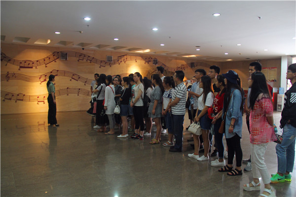 2016062808401212.jpg m88help员工党员赴鄂豫皖革命纪念馆开展“两学一做”党日活动